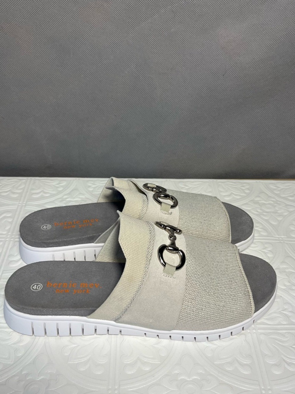 Bernie Mev Monaco Womens Sporty Slide Sandals Open Toe Casual Nude Silver 9 9.5 - Picture 2 of 10